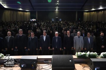 مراسم افتتاح جشنواره بینالمللی تئاتر فجر در کرمان برگزار شد