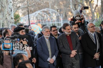 میزبانی «خانواده آقای هاشمی» از وزیر فرهنگ/ قصه جنگ تحمیلی ۱۲روزه روی صحنه رفت