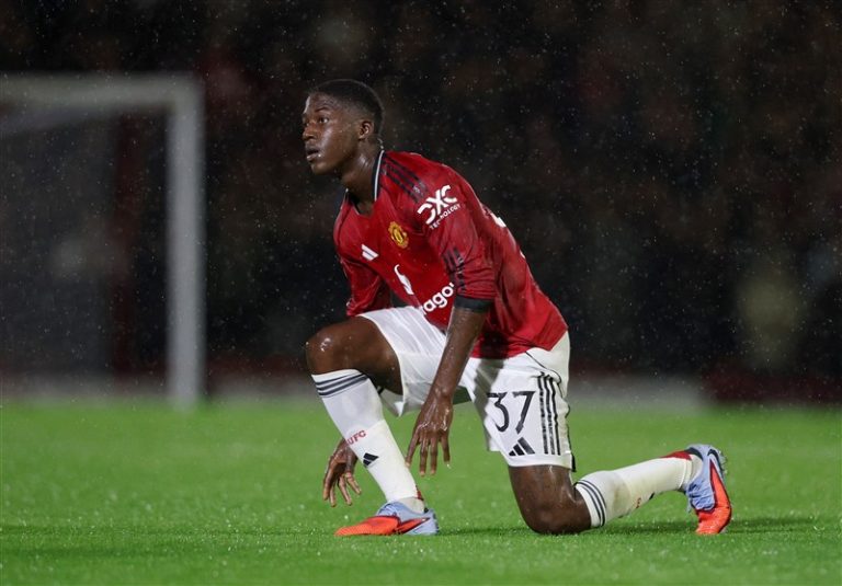 ناپولی به جذب سومین بازیکن منچستریونایتد نزدیک شد