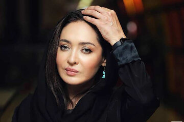 «نیکی کریمی» ۲۶ ساله با لباس عروس در کنار «پرویز پرستویی»؛ سال ۷۶