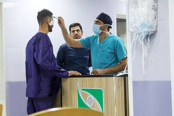 وزارت بهداشت خطاب به مجروحان حوادث اخیر: نترسید، بدون اعلام نام واقعی خود به مراکز درمانی مراجعه کنید / خطر عفونت زخمها تهدیدتان میکند