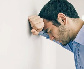 وقتی دچار حملات هراس میشویم، چه اتفاقی در بدنمان میافتد؟/ اینفوگرافیک راهکارهای مقابله