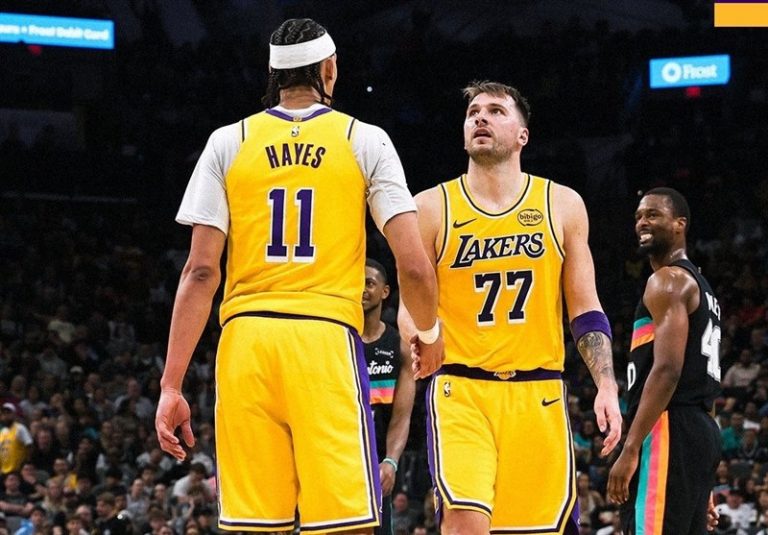 پاس گل دیدنی دانچیچ از وسط زمین