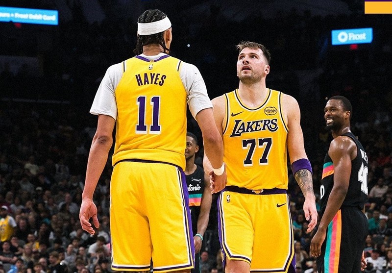 پاس گل دیدنی دانچیچ از وسط زمین