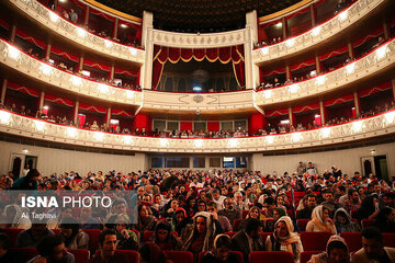 پشت صحنه لغو کنسرتها چه کسانی هستند؟/ گروه فشار علیه خوانندهها از کجا فرمان می گیرند؟
