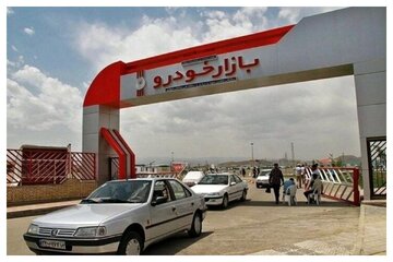 چشمانداز بازار خودرو در شرایط اقتصادی پیچیده/ کاکایی: تورم بالای ۴۰ درصد، تقاضای واقعی را از بازار فراری داد