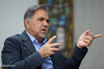 آخوندی: ما۴۶ سال خودمان را در نقش «بازیخرابکن» تعریف کردهایم/چینیها در زمین ما بازی نمیکنند/ زمانی که ایران بهعنوان یک حلقه ضعیف عمل میکند…