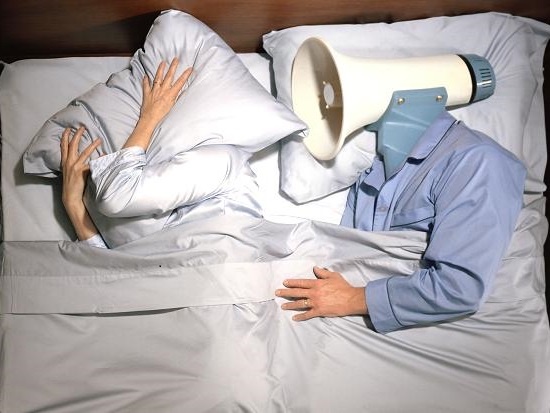 آیا خروپف نشانه یک اختلال تنفسی است؟/ خرناس چه زمانی خطرناک میشود؟/ روشهای ساده درمان چیست؟