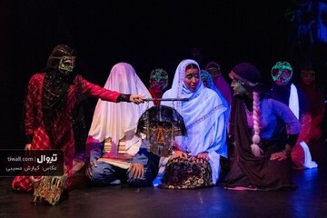 از چالش سعید چنگیزیان در نقش زنی جسور تا سالنهایی که تعطیل شدهاند/ تئاتریهای تهران این روزها چه میکنند؟