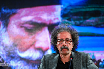 بابک خواجهپاشا: آسیب روحی که در حین ساخت «سرزمین فرشتهها» خوردم بسیار زیاد بود/ بچههای امروز، فردا خواهند پرسید در روزهای سخت برایمان چه کردید؟