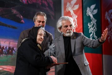 دبیر جشنواره خطاب به سه هنرمند: شاید زمانه فراموشتان کرده باشد اما تاریخ نه