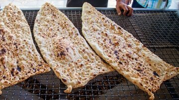 دولت در سال۱۴۰۵ با قیمت نان چه می کند/ هر کدام از مسیرهای این دوراهی پرچالش و خطرزا است