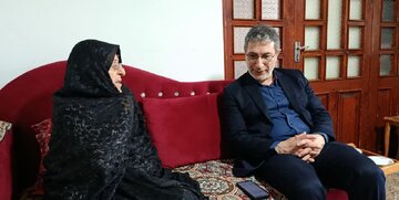 دیدار فرماندار صومعهسرا با مادر شهید والامقام بیژن حقیری
