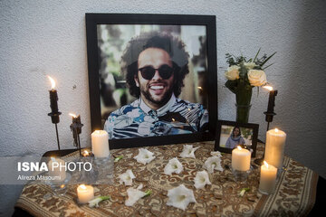 سخنان بهرام افشاری، شهاب حسینی و همایون اسعدیان در یادبود جواد گنجی، از جانباختگان اعتراضات دیماه