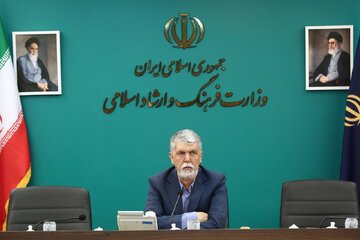 صالحی: بزرگترین دستاورد انقلاب اسلامی، بازگشت عزت و استقلال به تصمیمگیری ملی است