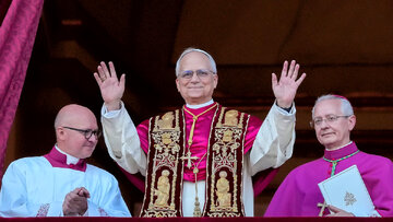 پاپ خواستار تمدید پیمان منع گسترش تسلیحات هستهای میان آمریکا و روسیه شد