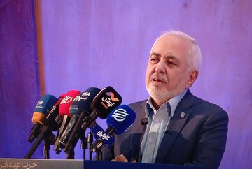 پیشنهاد دیپلمات پیشین: ظریف را به عنوان نماینده پزشکیان و با اختیار مستقیم به تیم مذاکره با آمریکا اضافه کنید