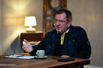 چراغ جشنواره روشن ماند اما ابهامها باقیاند