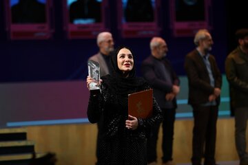 کاظم دانشی: به برندگانی که برای گرفتن سیمرغ نیامدند حق بدهید/ مهدی یزدانیخرم: خونی ریخته نمیشود مگر سروی به جایش بروید