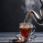 یک باور غلط درباره نوشیدن چای داغ