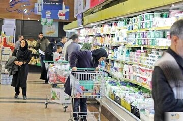 افزایش قیمت مرغ و تخم مرغ در یک سال شگفتانگیز شد/ فقط تخم مرغ 342 درصد گران شد