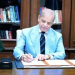 امضای تفاهمنامه پایان جنگ توسط شهباز شریف + ویدئو