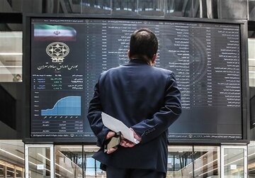 بورس در مسیر فتح قلههای جدید/ شاخص کل ۶۳ هزار واحد بالا رفت