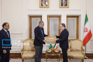 جزئیات محتوای تفاهمنامه ایران و آمریکا به روایت خبرگزاری دولت / ایران چه چیزهایی میدهد و چه چیزهایی میگیرد؟ / سرنوشت تنگه هرمز و اموال مسدود شده