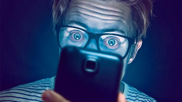 حقیقت درباره نور آبی صفحه موبایل؛ خطر واقعی یا نگرانی اغراقآمیز؟