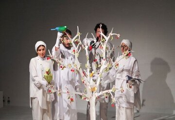 درخت گیلاس کودکان را به پرسشگری دعوت میکند/روایتی از عاشورا در تئاتر