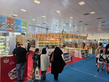 سرانه مطالعه کودک در ایران پایینتر از میانگین جهانی؛ هشدار کارشناسان