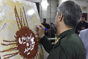 «سرزمین خورشید» نمایشگاه عکس فیلمهای احمدرضا درویش افتتاح شد