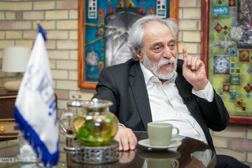 پاسخ علی لاریجانی به چرایی پخش «هویت»: از کسانی که مظلوم واقع شدند، دلجویی میکنم