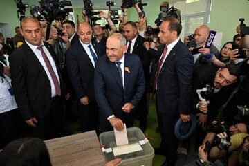 پاشینیان پس از انداختن رای خود به صندوق: کریدور ترامپ صلح را برای ارمنستان، گرجستان، آذربایجان، ترکیه و ایران ایجاد میکند