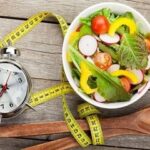 چرا با کم خوردن باز هم چاق میشویم؟