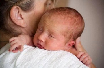 چگونه از نوزادان در روزهای گرم محافظت کنیم؟/ سه توصیه مهم