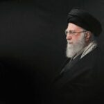 آنچه هنرمندان برای رهبر شهید نقش زدند