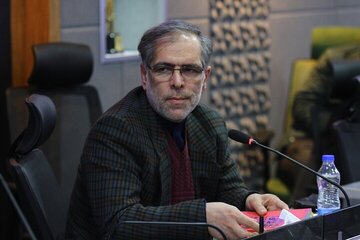 از مقربترینها نزد آقا؛ فاضل نظری بود که چندان هم در گفتمان انقلاب نمیگنجد/ ما شعرا دو چندان متاثر و شکستهدلیم