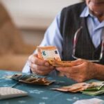 استرس مالی پیرتان می‌کند!