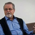 اظهاراتشان درباره کتابها طوری بود که نشان میداد تمامی آنها را خواندهاند/ خاطره آهنگساز پیشکسوت از رهبر شهید