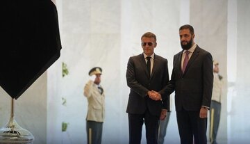 الشرع و مکرون استایل خود را باهم سِت کردند و به مسجد اموی رفتند!/ عکس