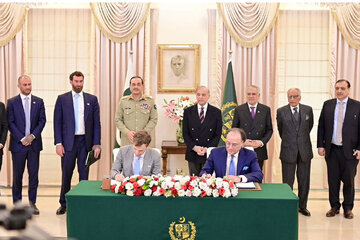 خرید نفوذ در کاخ سفید / چگونه عاصم منیر پاکستان را به یک قدرت اثرگذار در سیاست خارجی ترامپ تبدیل کرد؟ / پولهای مردم پاکستان در جیبهای خانواده ترامپ