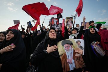 دریای عزاداران شاهدی بر استمرار و پایداری ایران / نشانه توانایی نظام برای بقا و انتقال آرام قدرت