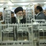 رویکرد رهبر شهید به «طلای سیاه»: وقتی روی نفتِ ما فشار میآورند، ما دچار مشکل میشویم/ باید بند ناف اقتصاد را از صادرات نفت خام ببُریم