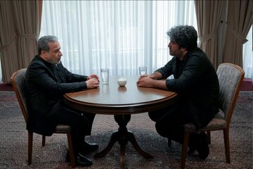 عراقچی توضیح داد؛ چرا جمهوری اسلامی مذاکره کردن را رها نمیکند؟ / عراقچی: راه مذاکره کمخطرتر و کمهزینهتر است؛ حتی اگر ۱۰ درصد شانس داشتهباشد