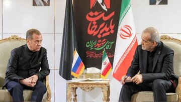 مدودف: مسکو برای حل مساله هستهای ایران پیشنهاد دارد/ ایران نه تنها سلاحهای هستهای را حفظ میکند (تنگه هرمز) بلکه یک سلاح هستهای حرارتی نیز دارد