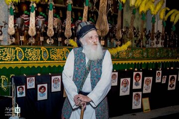 نقال ۷۴ ساله: تنها مُرشد پردهخوانِ زنده منم/ شبیهخوان حسین(ع) و یزید: آن که هم اولیاء بخواند و هم اشقیاء، انگشتشمار است