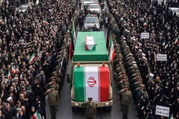 هر آنچه باید قبل از حضور در مراسم بدرقه و تشییع رهبر شهید همراهتان باشد/ قبل از خروج از خانه این چکلیست را مرور کنید/ ۱۰ وسیله ضروری