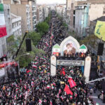 همزمان با مراسم بدرقه رهبر شهید؛ سالمندان و کودکان بیشتر مراقب باشند/ راهنمای حضور ایمن گروههای حساس در مراسمهای طولانی