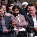 پاسخ رهبر به شاعری که در مورد او، سروده بود: آن شعری را که در مورد ماست، نخوانید